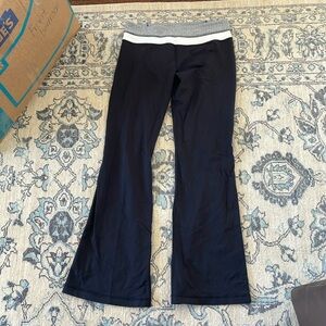 Lululemon flair yoga pants
